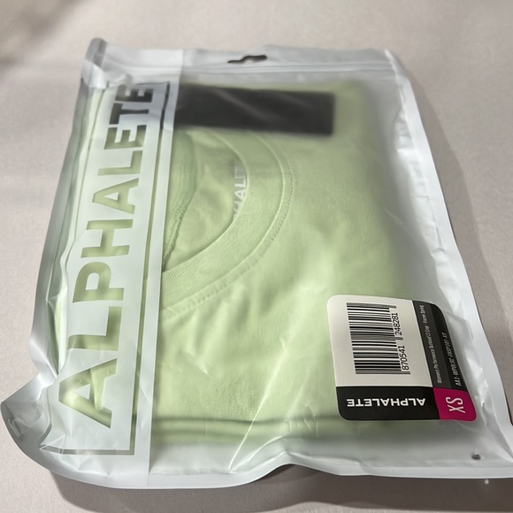 NWT ALPHALETE Performance Outlined Long Sleeve Crop Top Frozen Spring Size XS - Picture 7 of 7